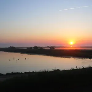 Frühstückspension Les Flamants, Climatisation, Avec Vue Imprenable Sur Les Etangs, Petit Dejeuner Offert, Saintes-Maries-de-La-Mer