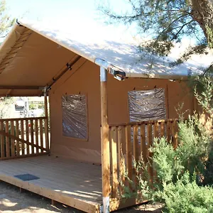 Camping Oh! - Le Clos Du Rhone, Saintes-Maries-de-la-Mer